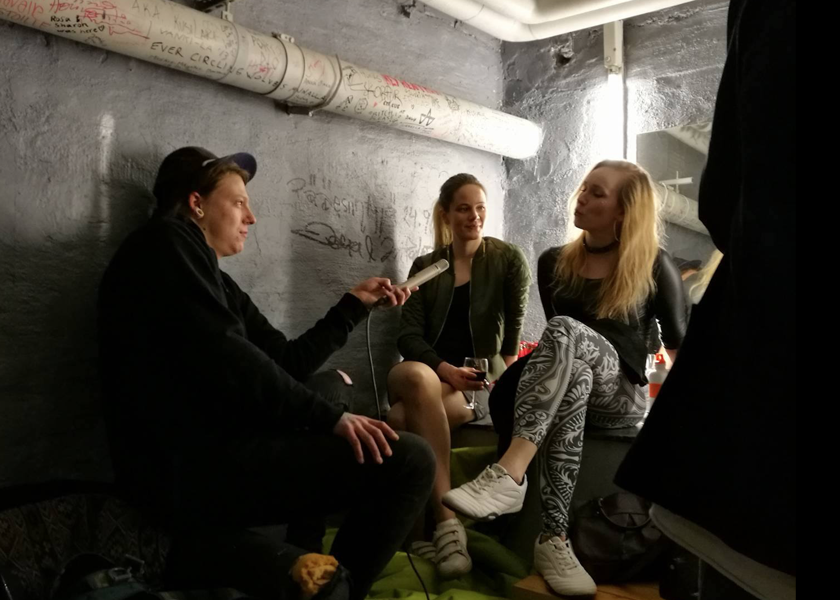 rae gloria nainen2020 tuottajat rae sani valoranta emilia rinne keikka r.a.e. raevirallinen